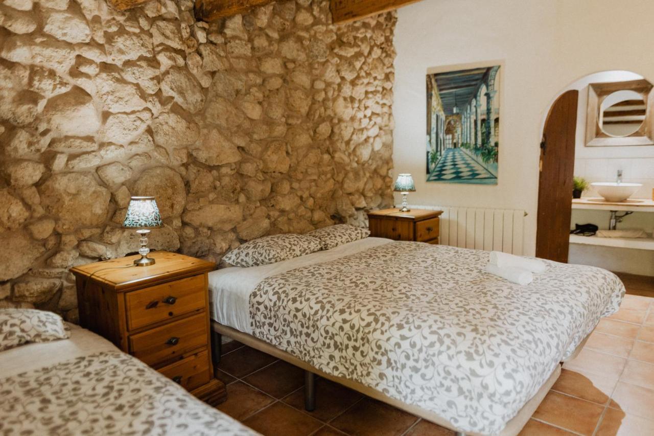 Cal Pau Cruset Guest House Torrellas de Foix Exterior photo