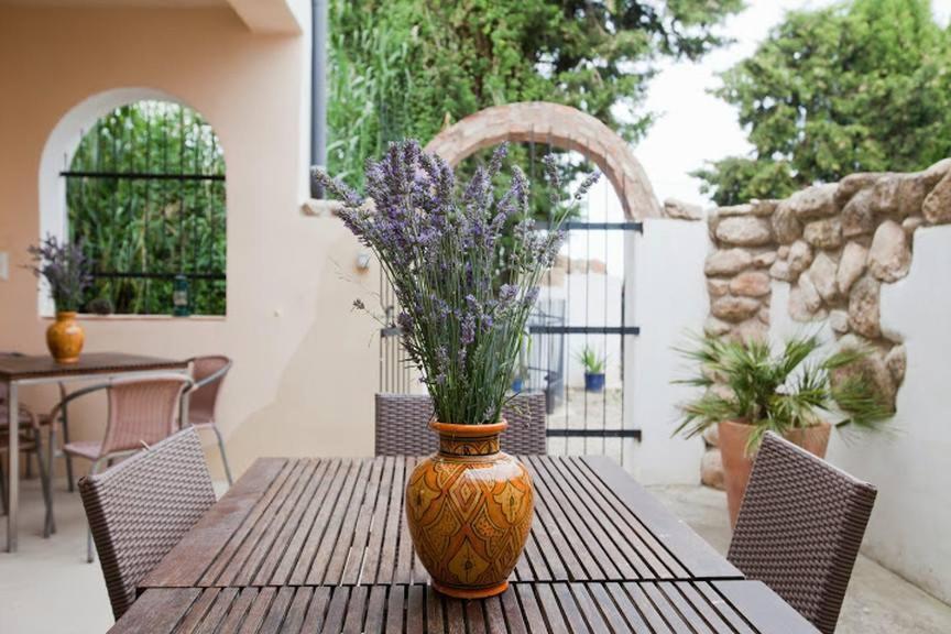 Cal Pau Cruset Guest House Torrellas de Foix Exterior photo